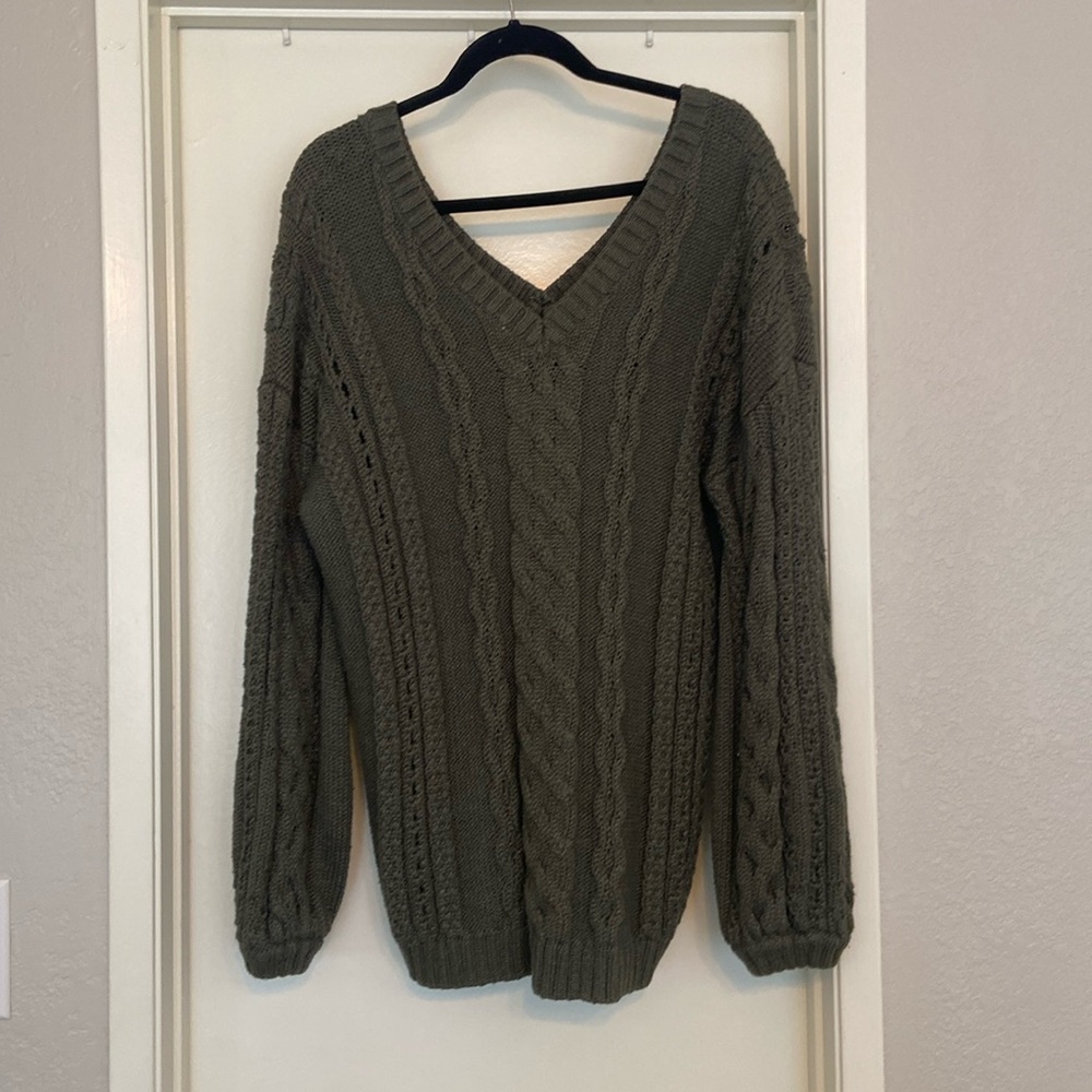 Luxe Essential Denim, green knitted sweater